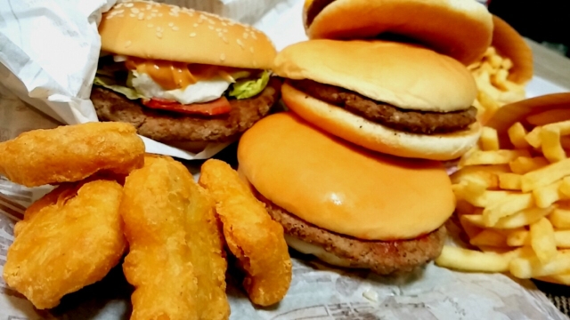やけ食いでさらにストレス
